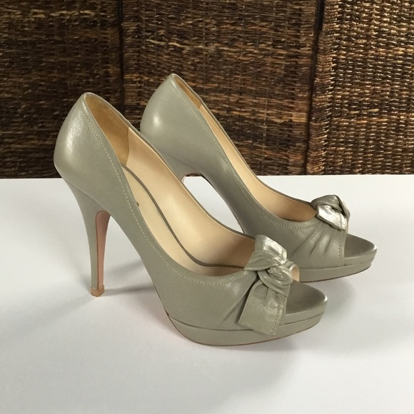 PRADA - Picture 6 of 16